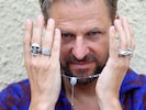 „Jedermann“ Philipp Hochmair rockt ab 19. Juli die Salzburger Festspiele.