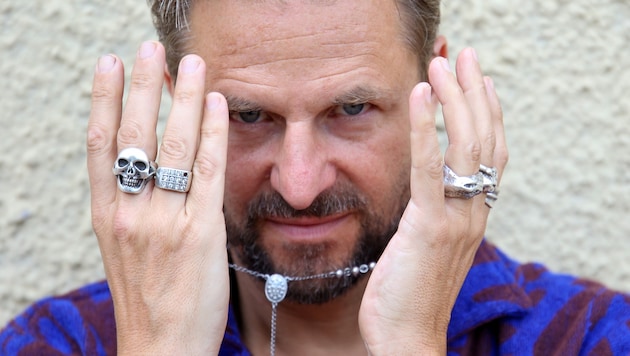 „Jedermann“ Philipp Hochmair rockt ab 19. Juli die Salzburger Festspiele.