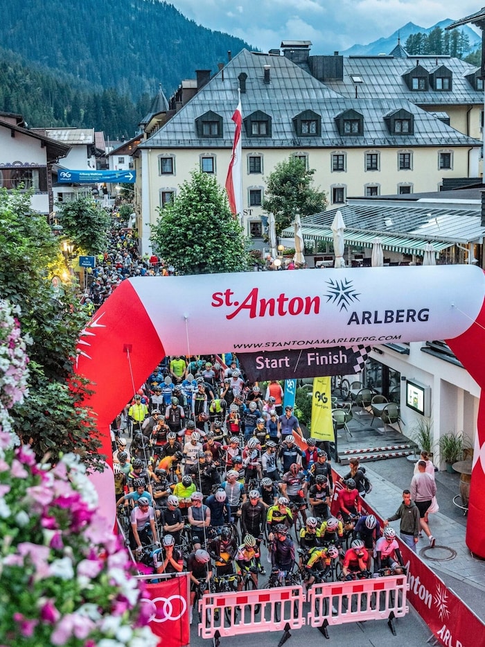 Der Arlberg Giro begeistert nicht nur Profis, sondern auch zahlreiche Hobby-Rennradfahrer.