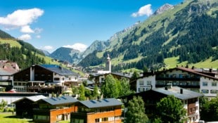 Klotzen statt kleckern: In Lech am Arlberg sitzt nicht nur bei den betuchten Gästen die ...
