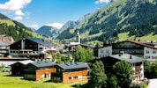 Klotzen statt kleckern: In Lech am Arlberg sitzt nicht nur bei den betuchten Gästen die ...