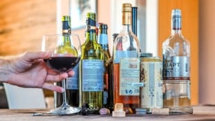 Der Alkoholkonsum bei Jugendlichen ist rückläufig. Dennoch geben 25% an, jeden Monat einen ...