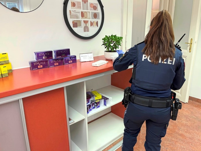 Die Polizei konnte unzählige Medikamente sicherstellen.