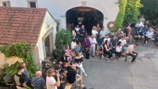 Am 17. Juli wird zum nächsten Hofkonzert geladen. Wir verlosen Tickets!