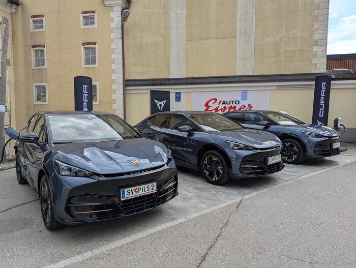 Für die Firmenflotte wurden neue vollelktrische Pkw von Cupra angeschafft.