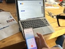 34 Minuten hing Herr S. in der Warteschleife, bevor er genervt kapitulierte. Ähnliche ...