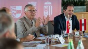 Landesrat Josef Schwaiger (ÖVP, li.) im Rahmen der Tagung mit Minister Norbert Totschnig