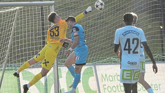 Sturm-Goalie Daniil Khudyakov liegt derzeit im UKH Graz flach.
