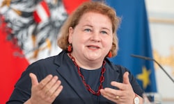 Sozialministerin Korinna Schumann spricht sich weiter gegen eine Erhöhung des gesetzlichen ...