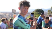 Radstar Felix Gall schränkt während der Tour seine Handy-Zeit bewusst sehr stark ein.