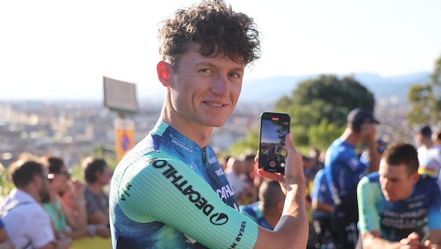 Radstar Felix Gall schränkt während der Tour seine Handy-Zeit bewusst sehr stark ein.