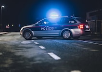 20-jähriger rast unter Drogeneinfluss mit 200 km/h über die Autobahn