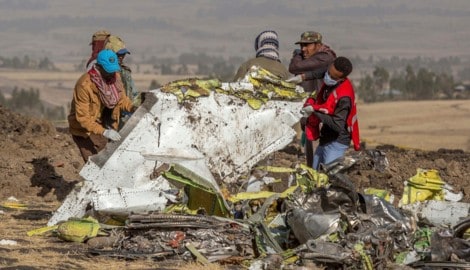 Archivbild aus dem Jahr 2019: Bergungsteams am Absturzort in der Nähe von Addis Abeba ...