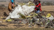 Archivbild aus dem Jahr 2019: Bergungsteams am Absturzort in der Nähe von Addis Abeba ...