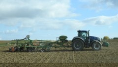 Wer so große landwirtschaftliche Maschinen fährt, muss besonders vorsichtig sein, urteilt das ...