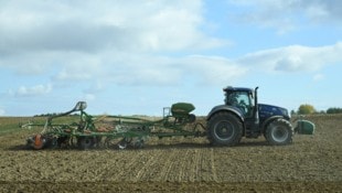 Wer so große landwirtschaftliche Maschinen fährt, muss besonders vorsichtig sein, urteilt das ...