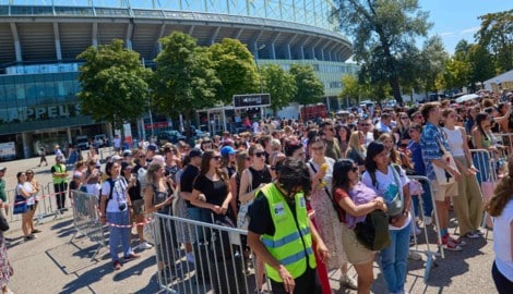 Massenandrang vor dem Ernst-Happel-Stadion. Doch wer kontrolliert die Kontrollore? 
