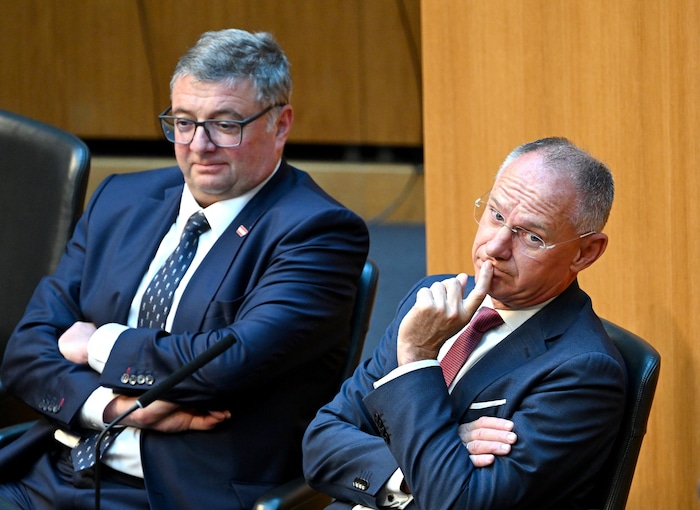 Staatssekretär Jörg Leichtfried (SPÖ) mit Innenminister Gerhard Karner (ÖVP)