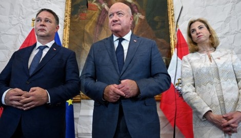 Das Bild der Dreierkoalition bekommt erste Risse ...