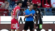 Diskussionen mit den Schiedsrichtern stehen bei den Spielern an der Tagesordnung.