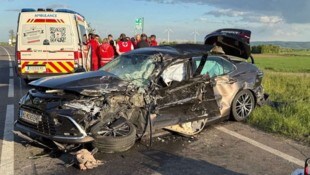 Bei diesem schweren Crash bei Enzersdorf an der Fischa starb heuer ein Autolenker.