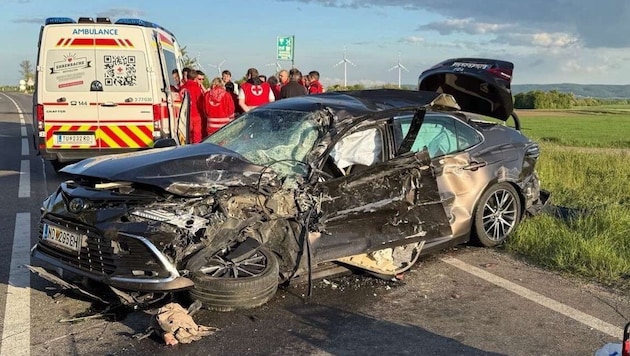 Bei diesem schweren Crash bei Enzersdorf an der Fischa starb heuer ein Autolenker.