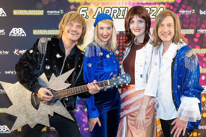 Die ABBA-Tributeband ABBAriginal begeistert mit Songs von „Waterloo“ bis „Mamma Mia“.