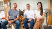 Wirtschaftsminister Wolfgang Hattmannsdorfer (Mitte) mit Maximilian Brückner und Doris Golpashin