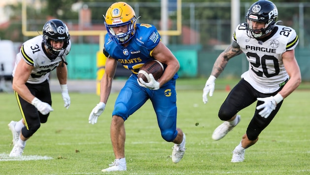 Julian Kapellari (Mitte) ist der Wide Receiver der Giants.