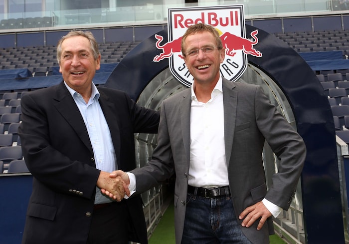 Gerard Houllier (li.) werkte hinter den Kulissen, Ralf Rangnick war Sportdirektor.