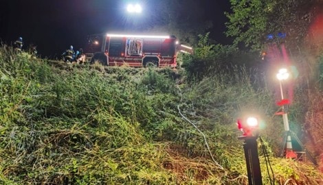 Über dieses steile Gelände stürzte der Traktor ab. 