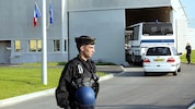 Archivbild aus dem Jahr 2009: Ankunft eines Gefangenentransports in der Haftanstalt Corbas