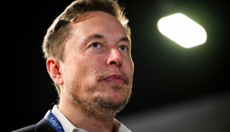 Elon Musk selbst musste sich in der Vergangenheit wegen seiner eigenen Äußerungen rechtfertigen, ...