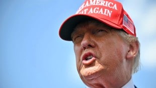US-Präsident Donald Trump stellt sich vor seine Justizministerin: „Sie macht einen fantastischen ...