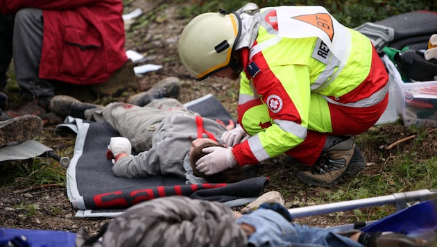 Bei einer Großübung werden dutzende Rettungskräfte trainiert und geschult – meistens in der ...
