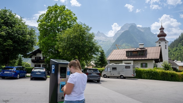 Seit kurzem sind die Parkplätze in der Pinzgauer Gemeinde Lofer kostenpflichtig.
