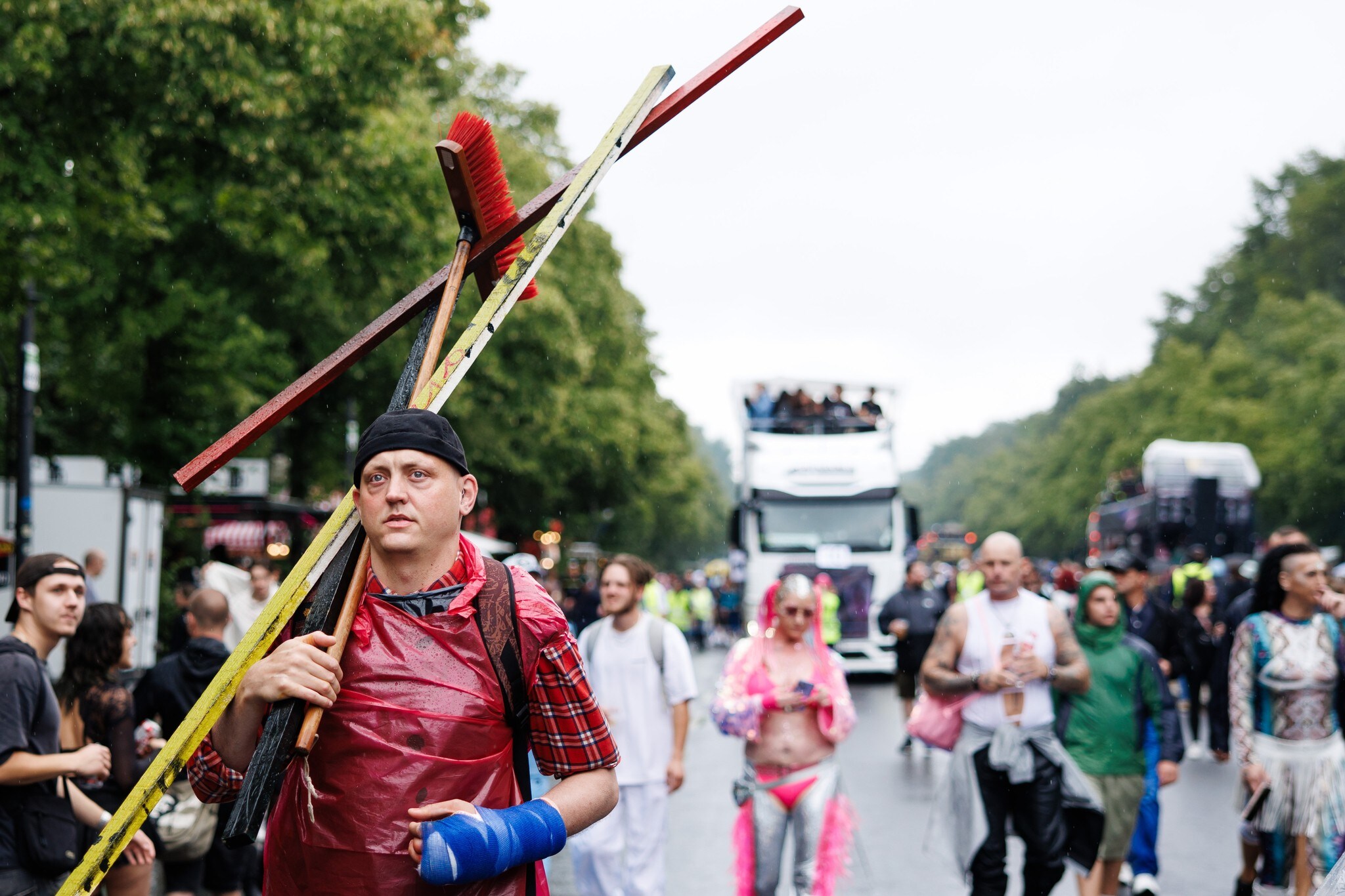 klassische-symptome-hunderte-verletzte-bei-rave-the-planet-in