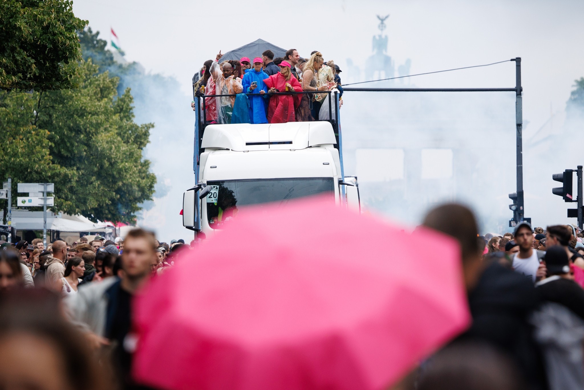 klassische-symptome-hunderte-verletzte-bei-rave-the-planet-in