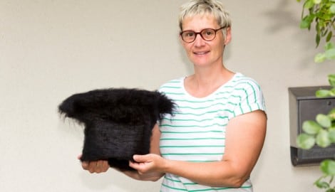 Getragen wurde das Mäßli nur an Sonn- und Festtagen. Kerstin Keßler ist einer der wenigen ...