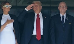 US-Präsident Donald Trump zwischen seiner Frau Melania und FIFA-Boss Gianni Infantino