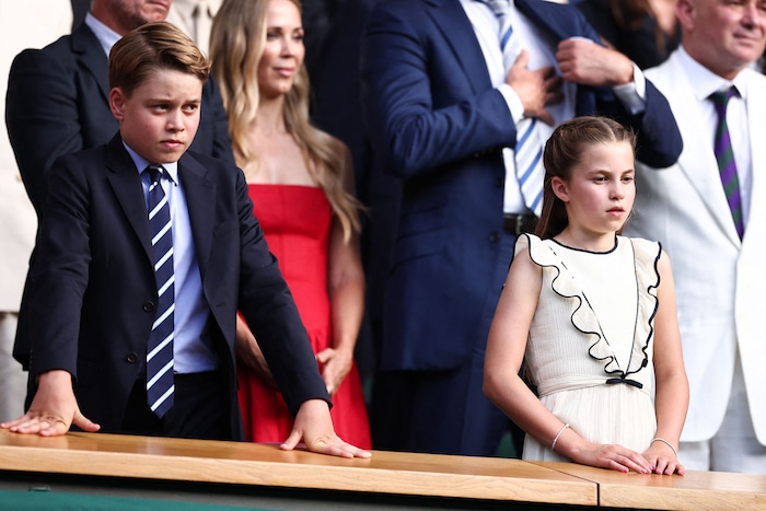 Wie Mama Kate sind George und Charlotte große Tennis-Fans.