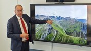 Tiwag-Vorstandsdirektor Alexander Speckle zeigte auf, dass der Speicher nur im hintersten Teil ...