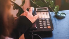 Eine 95-Jährige kämpft mit dem digitalen Kundendienst ihres Telefonanbieters und stößt an ...