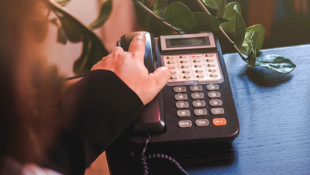 Eine 95-Jährige kämpft mit dem digitalen Kundendienst ihres Telefonanbieters und stößt an ...