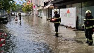 90 Liter Regenwasser auf den Quadratmeter – Land unter in Wiener Neustadt
