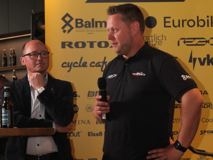Sportchef Paul Renger (r.) mit Team Vorarlberg-Mastermind Thomas Kofler.