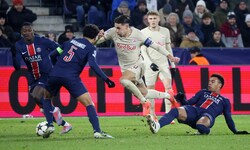 Amar Dedic (Mitte) verlässt Red Bull Salzburg. 