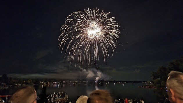 Kurz vor dem Klangfeuerwerk am See soll es zu dem wilden Raufhandel gekommen sein.