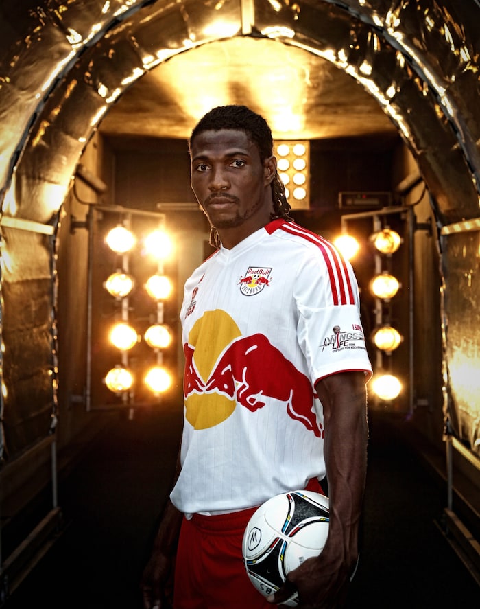 Isaac Vorsah sah in seinem ersten Spiel für Salzburg nach fünf Minuten die Rote Karte.