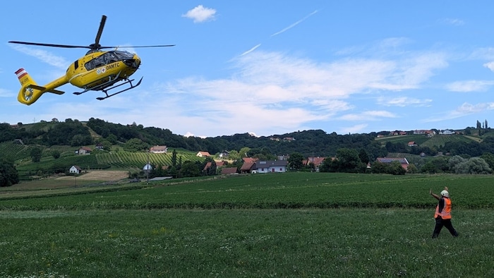 Die schwer verletzte Pferdebesitzerin musste mit dem Notarzthubschrauber nach Graz geflogen ...